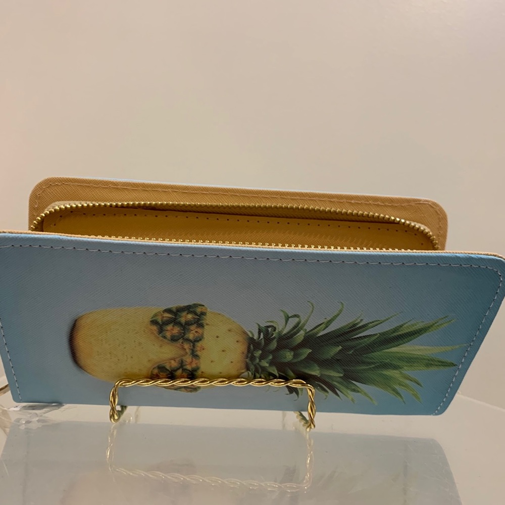 Pineapple Wallet - Picture 11 of 13